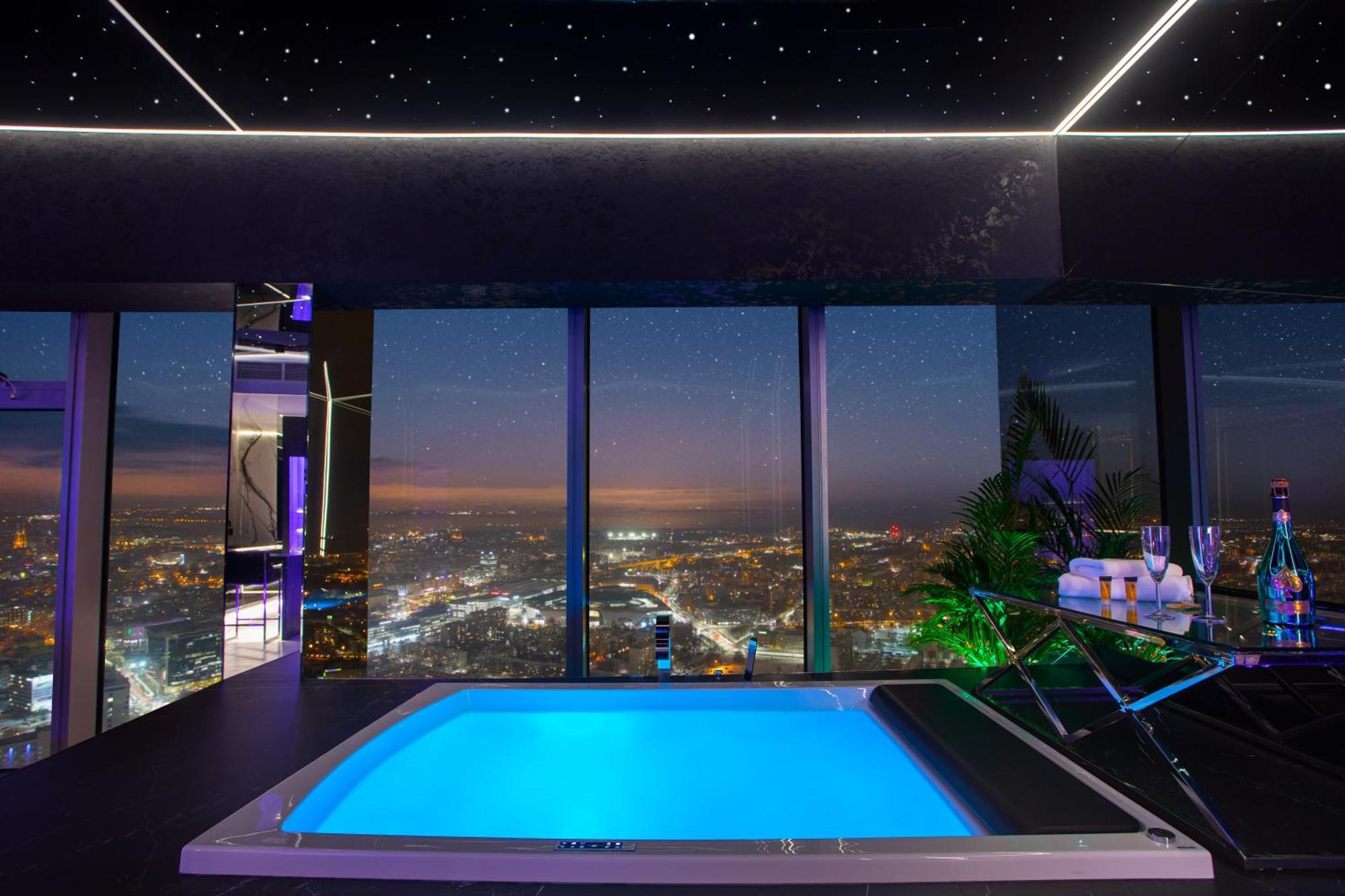 Apartamenty Sky Tower Z Jakuzzi Przy Oknie ヴロツワフ エクステリア 写真