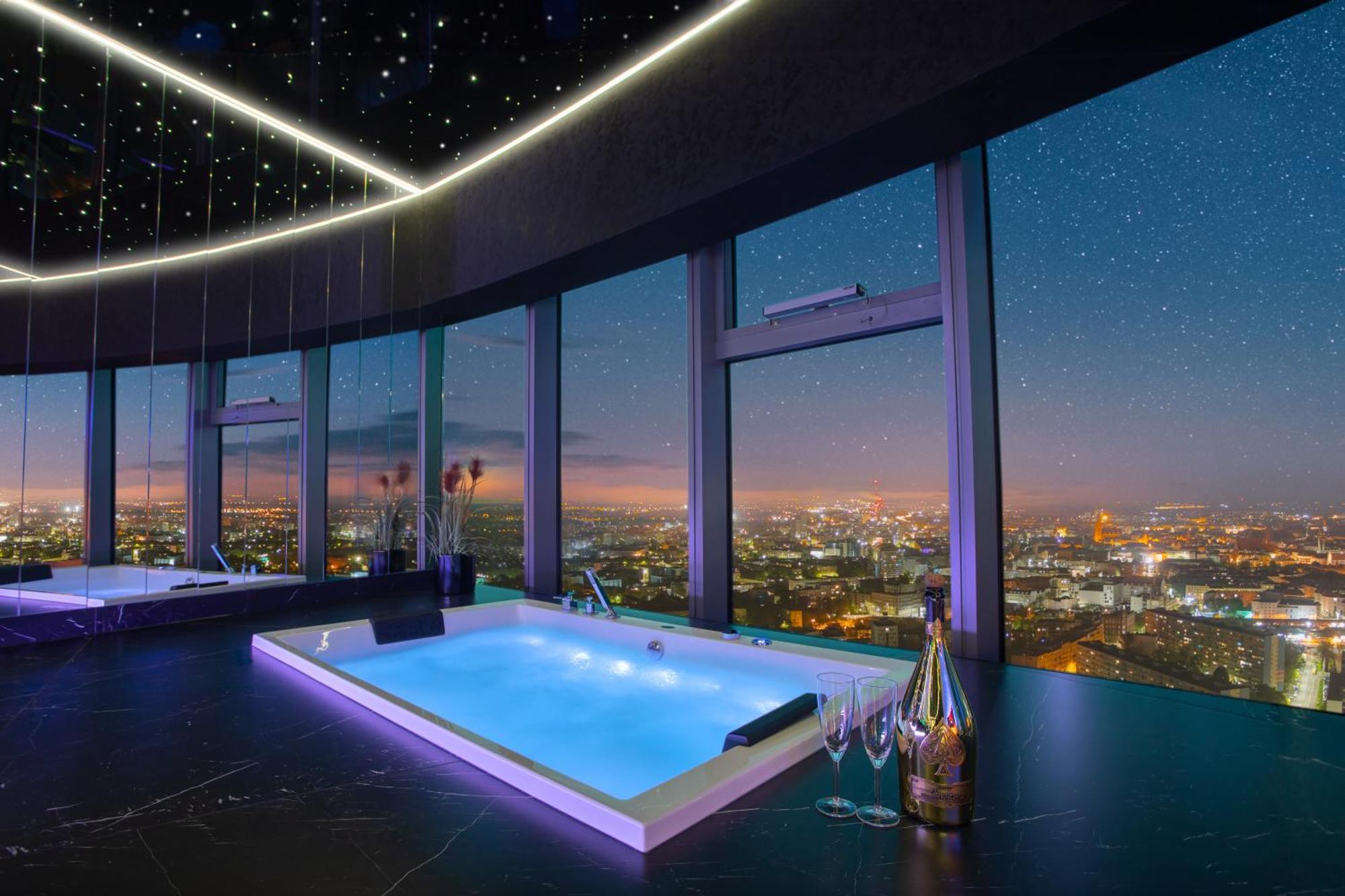 Apartamenty Sky Tower Z Jakuzzi Przy Oknie ヴロツワフ エクステリア 写真